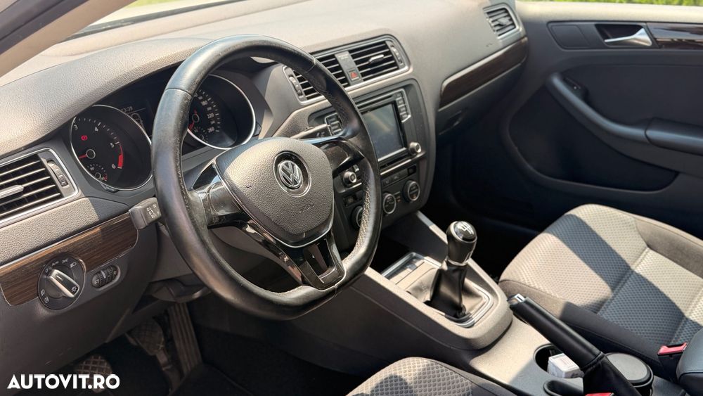 Volkswagen Jetta - 16