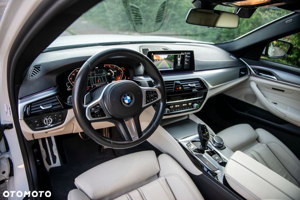 BMW Seria 5 520d xDrive MHEV M Sport sport - 19