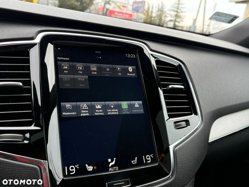 Volvo XC 90 D5 SCR AWD R-Design - 22