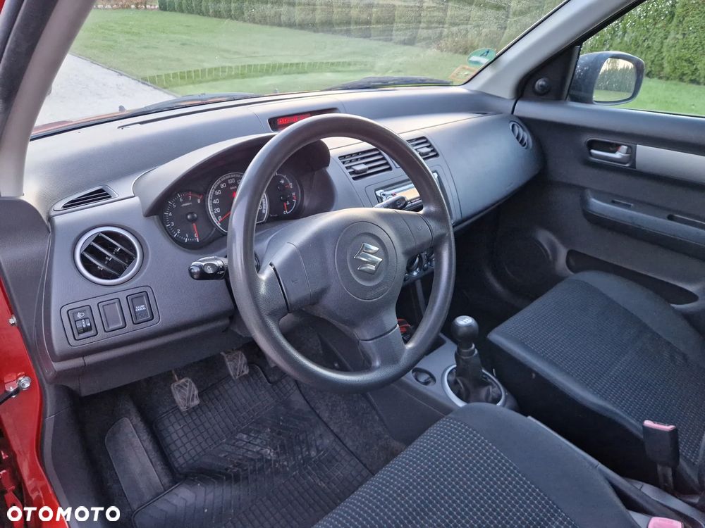 Suzuki Swift 1.3 Limited 25 - 31