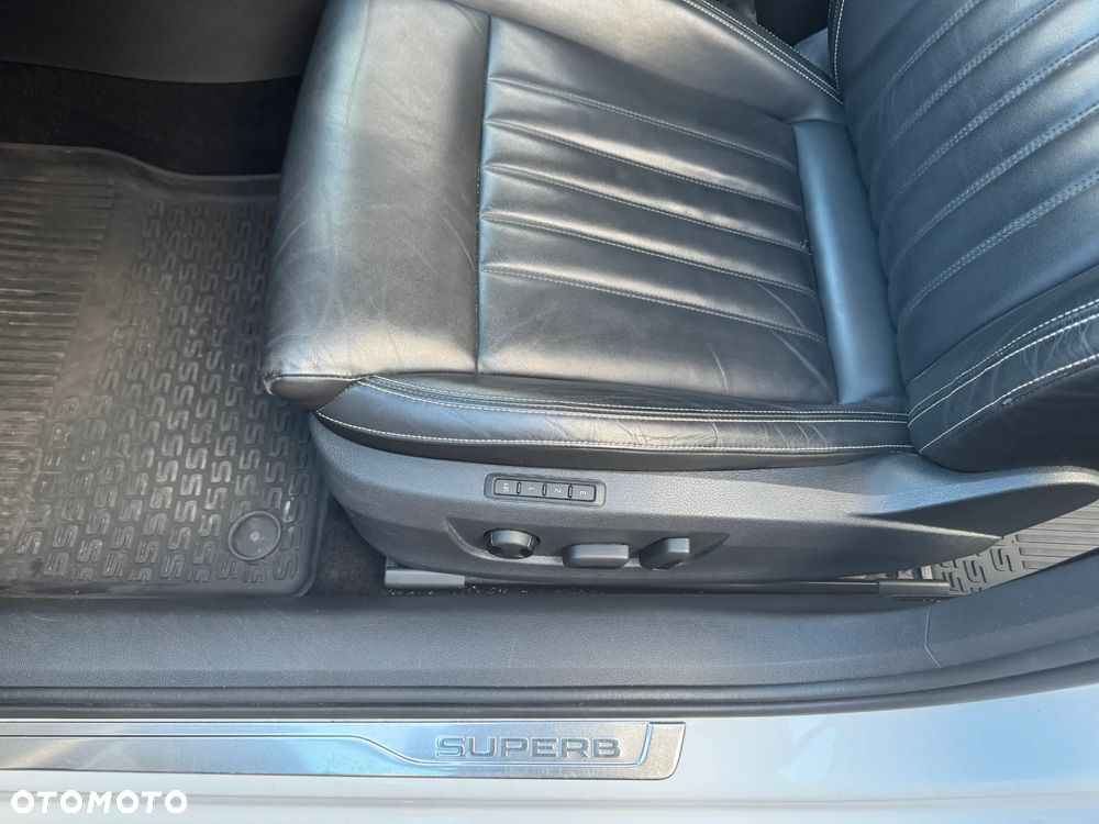Skoda Superb Combi 2.0 TDI DSG Premium Edition - 13