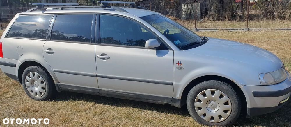 Volkswagen Passat - 1