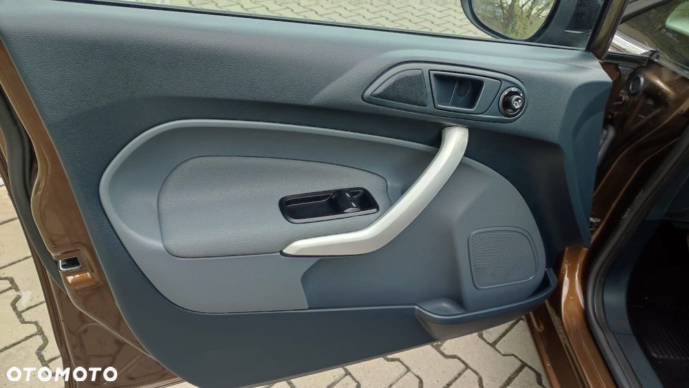 Ford Fiesta 1.4 Titanium - 20