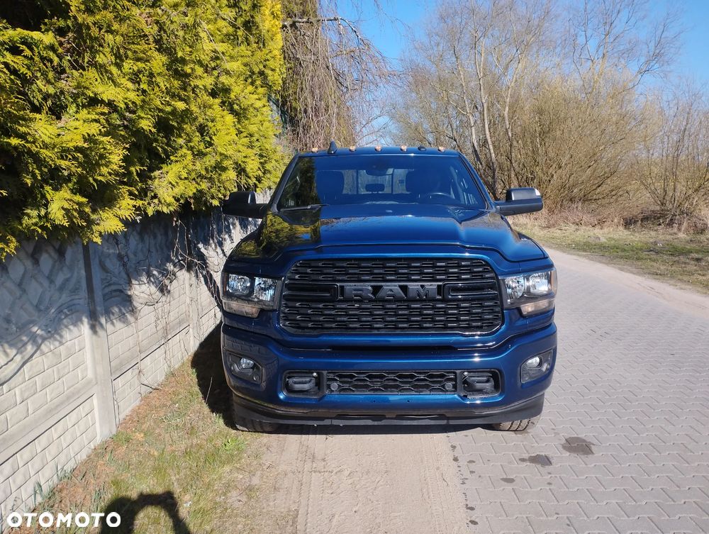 Dodge RAM - 8