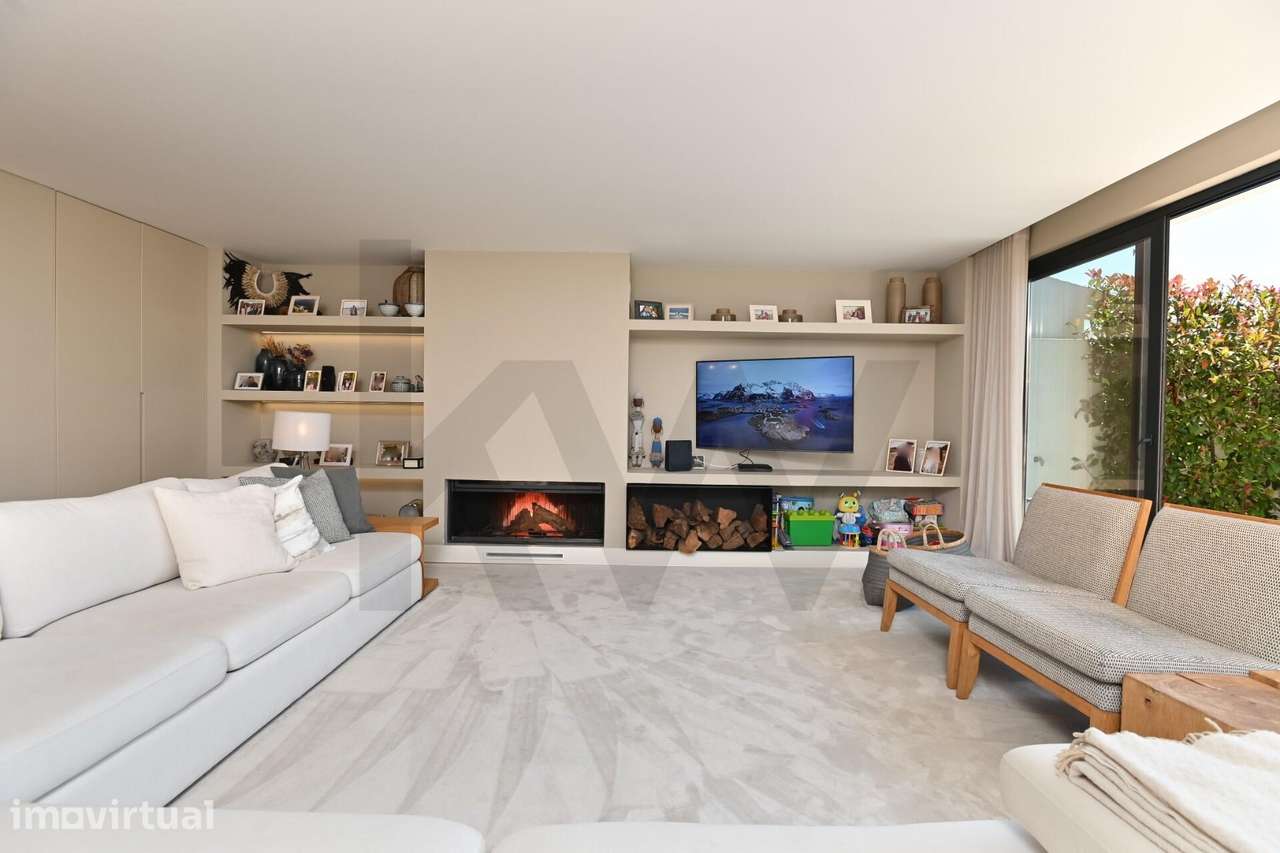Moradia T4+1 com terraço e garagem, no Bairro da Martinha, Cascais - Grande imagem: 3/40