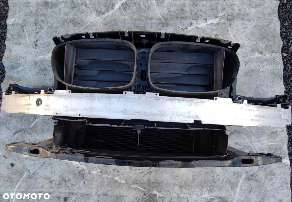 PAS PRZEDNI WZMOCNIENIE CZOŁOWE CHŁODNICE WIATRAK BMW F01 F02 F04 3.0 B