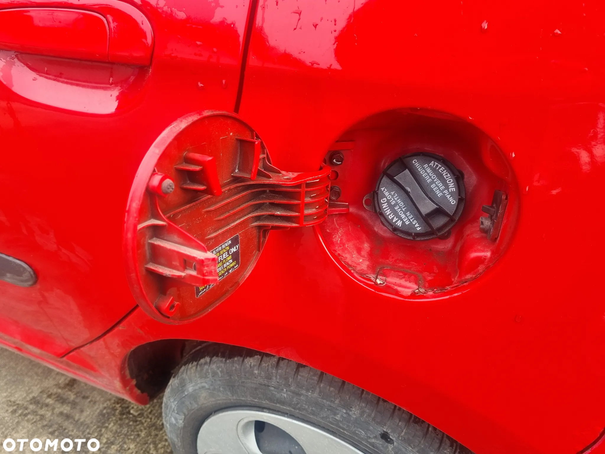 KIA PICANTO I 07-11 LIFT 2009 r. 5D HB P9 klapka wlewu paliwa * - 2