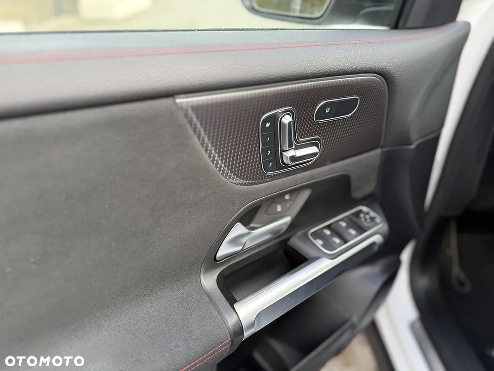 Mercedes-Benz EQB 250 AMG Line - 19