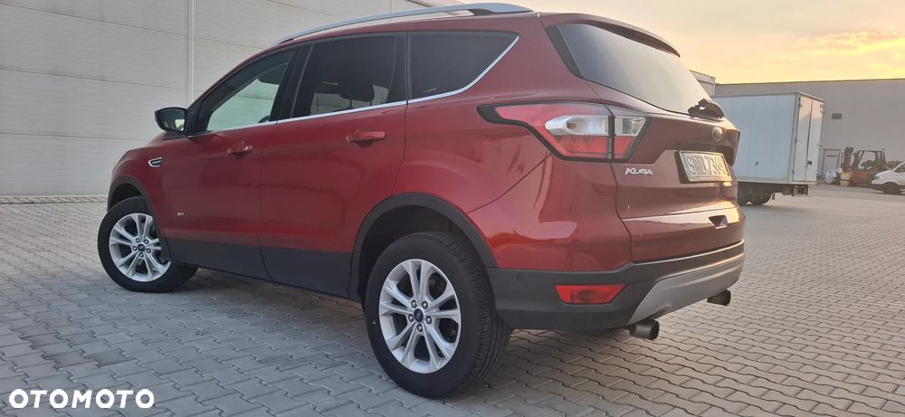 Ford Kuga 1.5 EcoBoost 4x4 Business Edition - 4