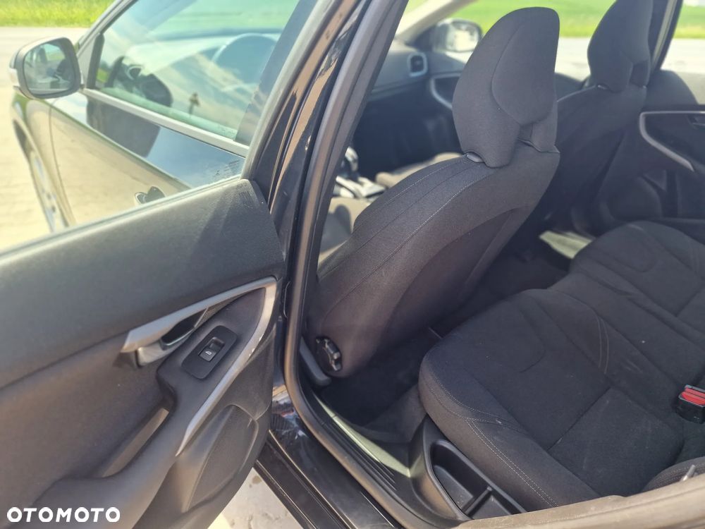 Volvo V40 D3 Geartronic Momentum - 19