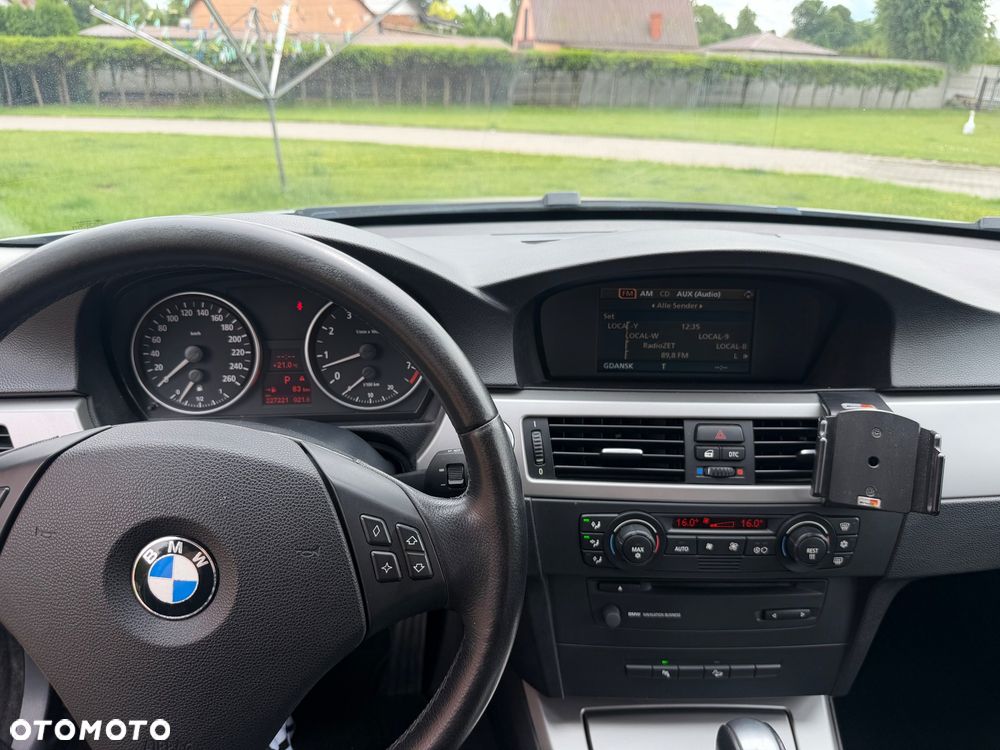 BMW Seria 3 325i - 11