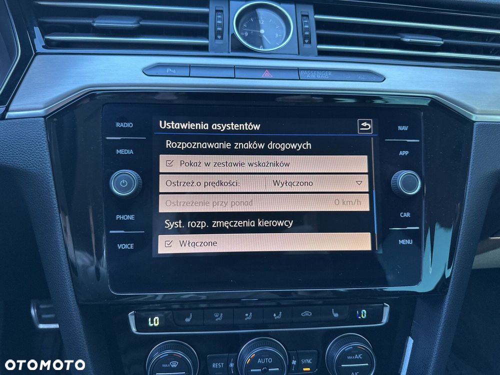 Volkswagen Passat - 21