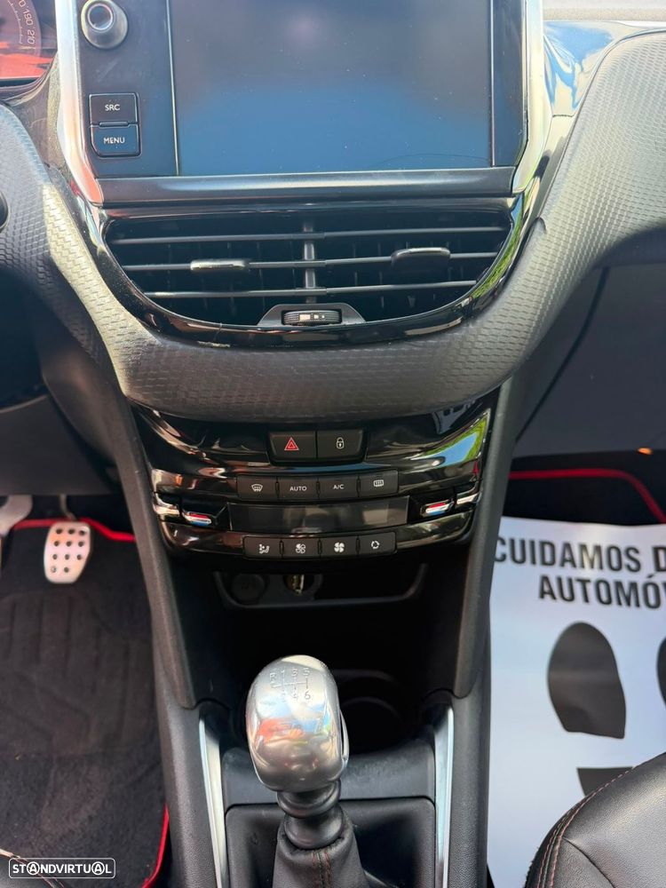 Peugeot 208 1.2 PureTech GT Line - 26