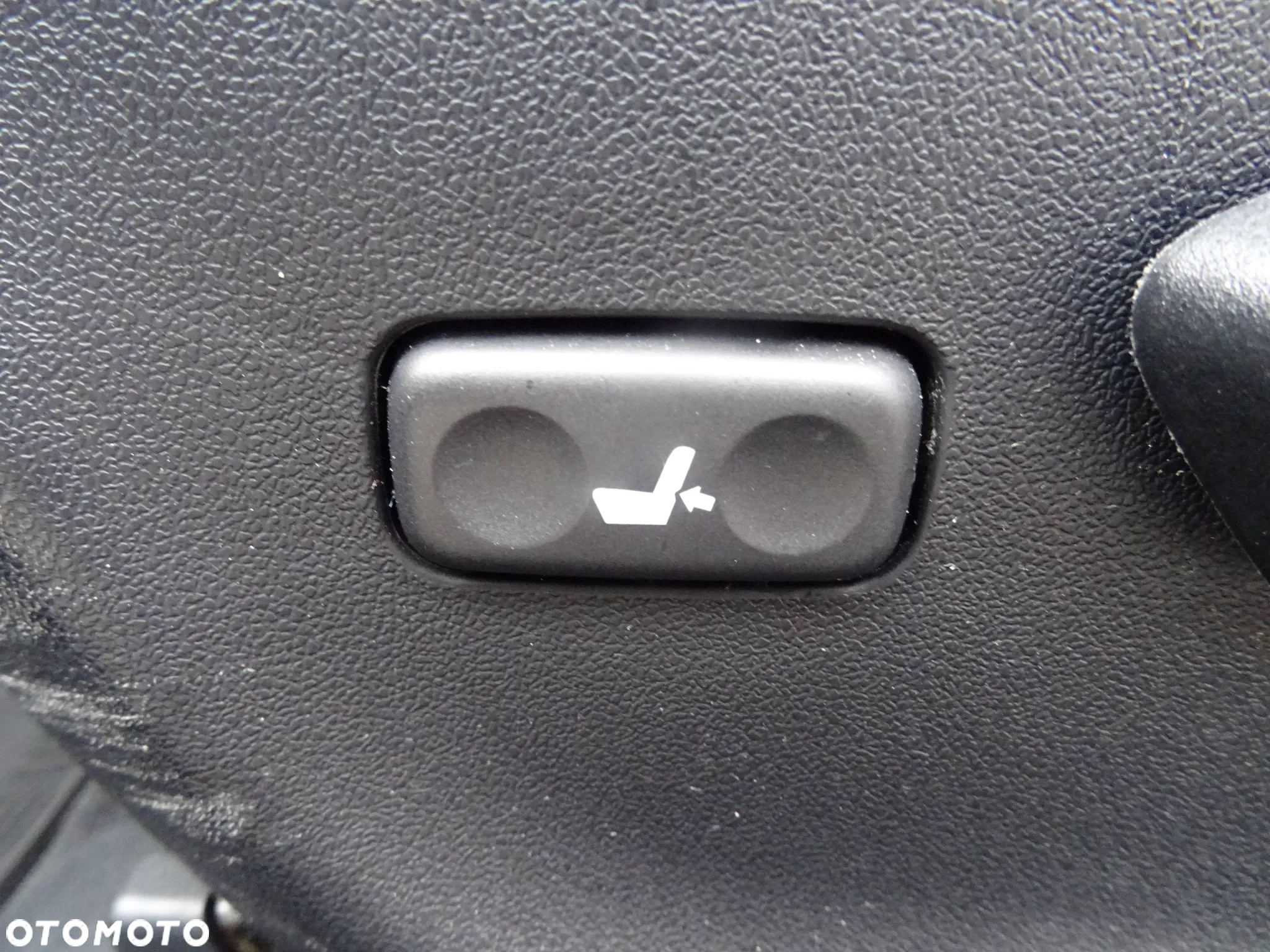 Toyota Avensis 1.8 Premium - 24
