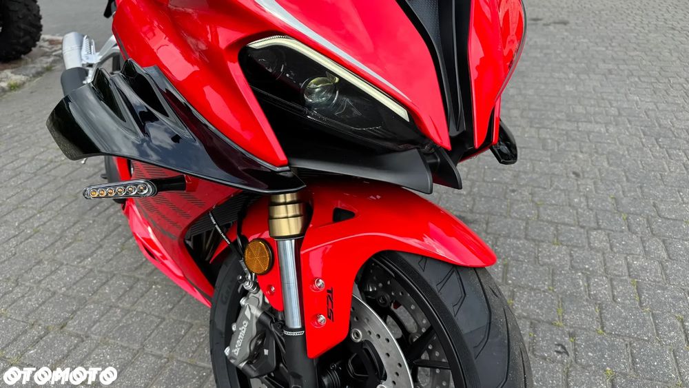 QJMOTOR SRK 800RR - 8