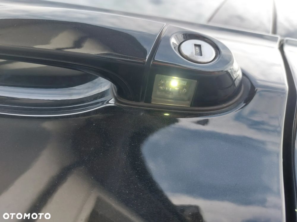BMW Seria 3 320i Touring Sport Line - 25
