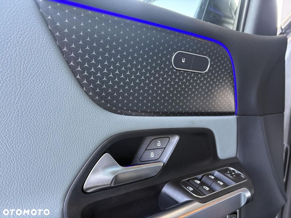 Mercedes-Benz GLB - 10