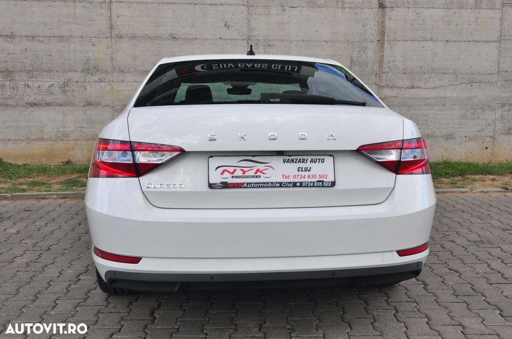 Skoda Superb 2.0 TDI DSG Ambition - 15