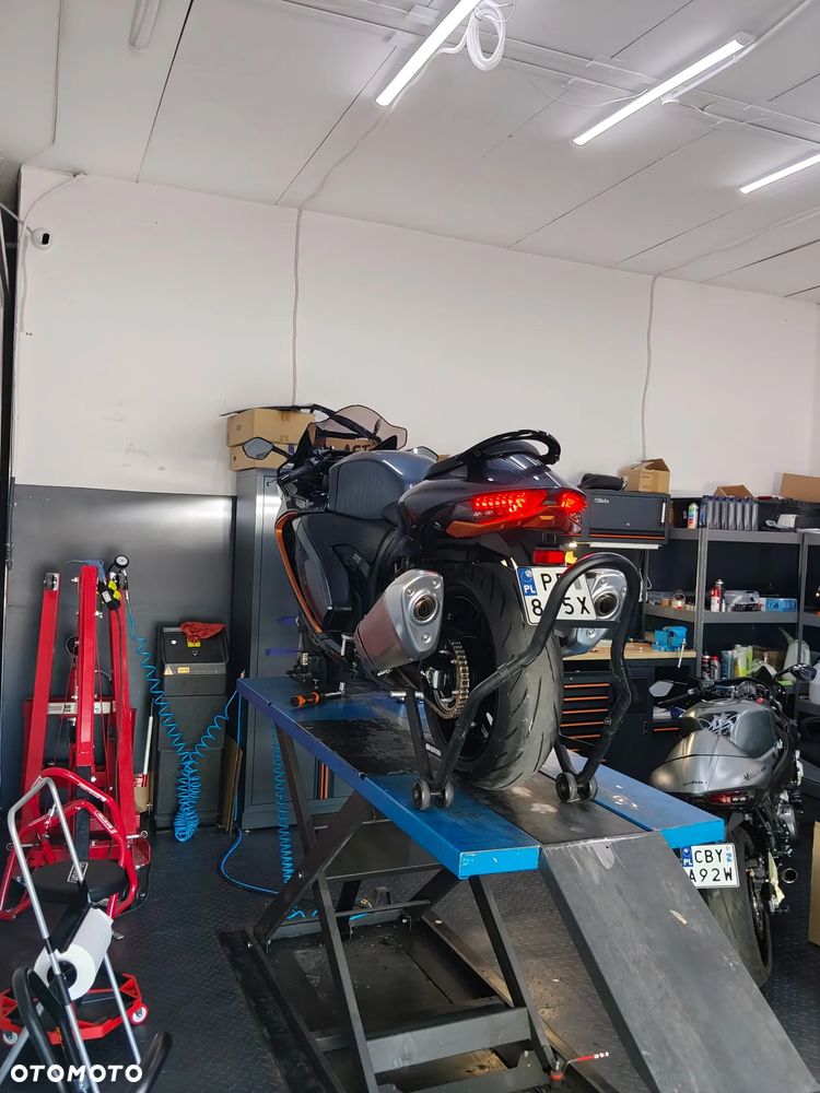 Suzuki Hayabusa - 5