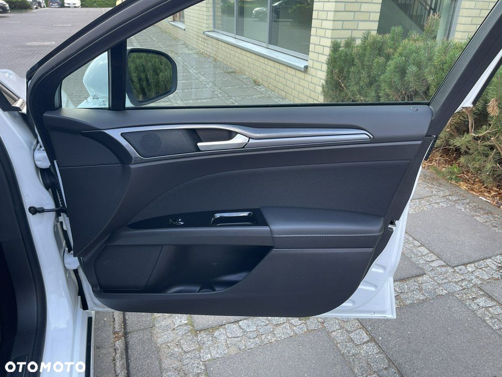 Ford Mondeo - 33