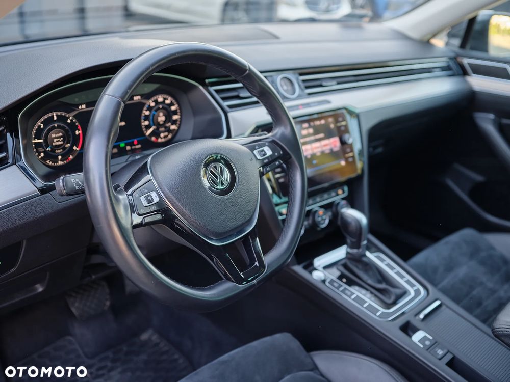 Volkswagen Passat 2.0 TDI SCR Highline DSG - 16