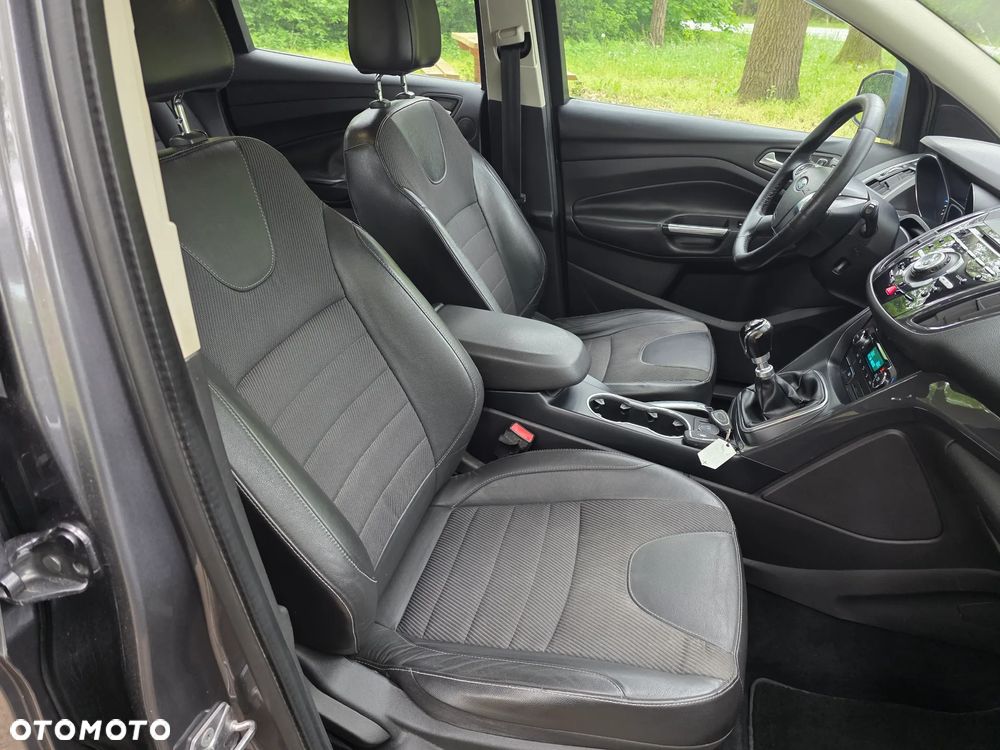 Ford Kuga 2.0 TDCi 4WD Titanium - 22