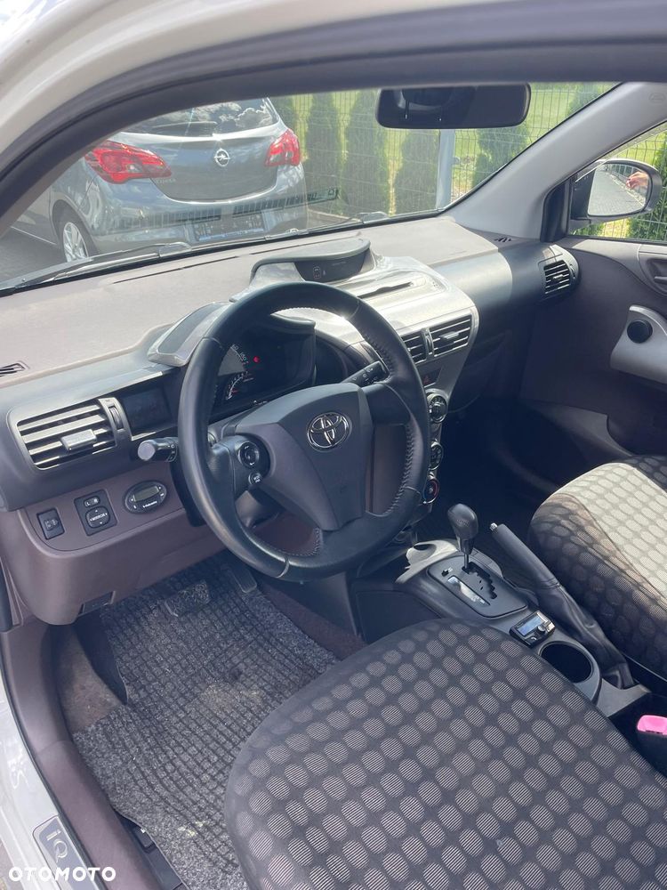 Toyota iQ 1.0 Multidrive + - 13