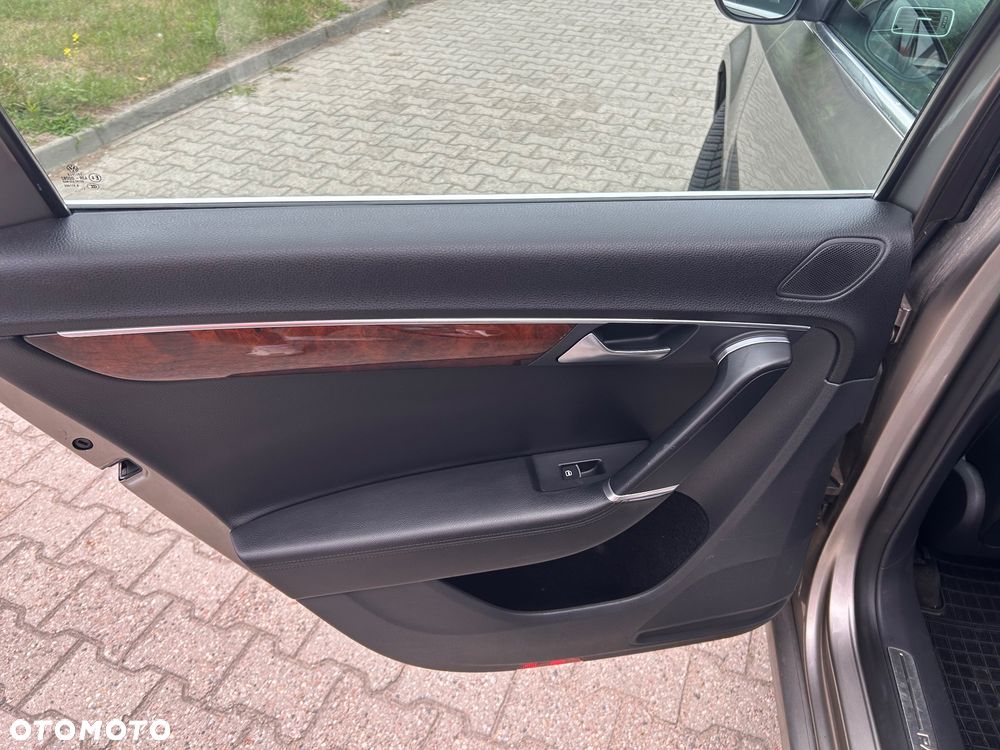 Volkswagen Passat 2.0 TDI BlueMotion Technology Highline - 16