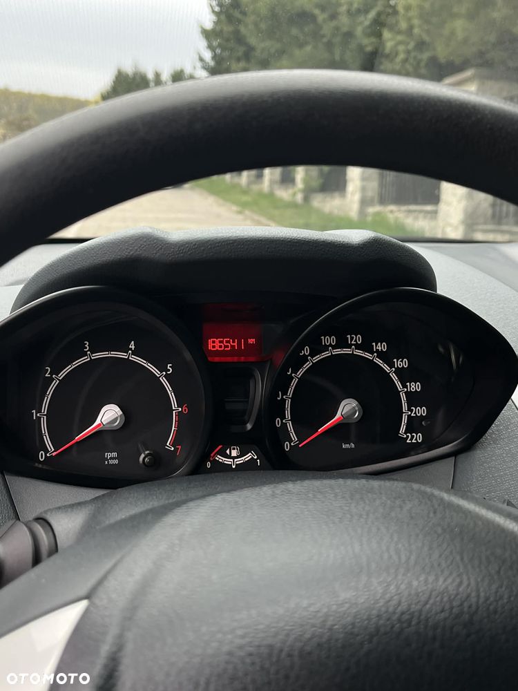 Ford Fiesta 1.25 Titanium - 9