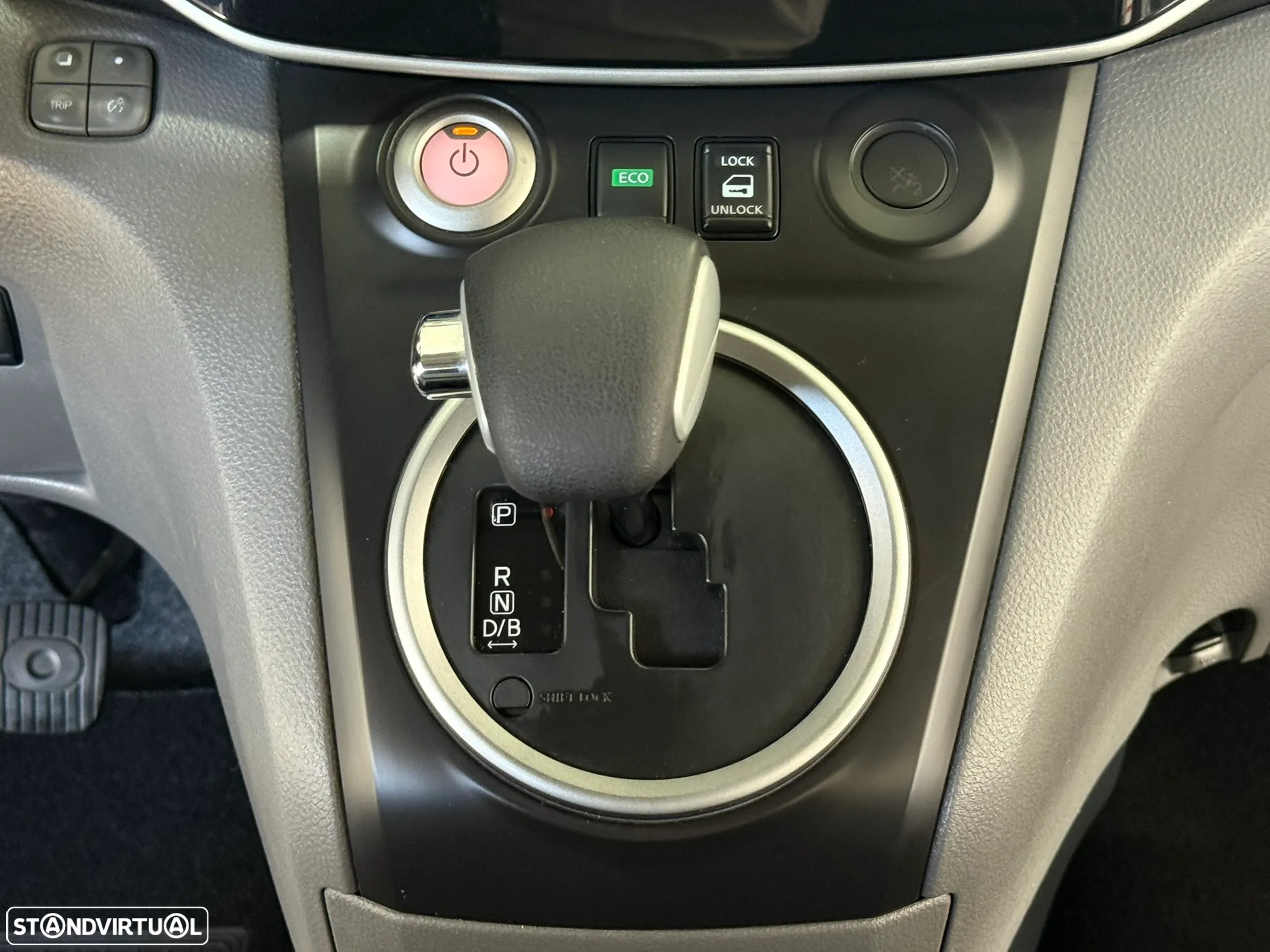 Nissan NV200 Evalia - 38