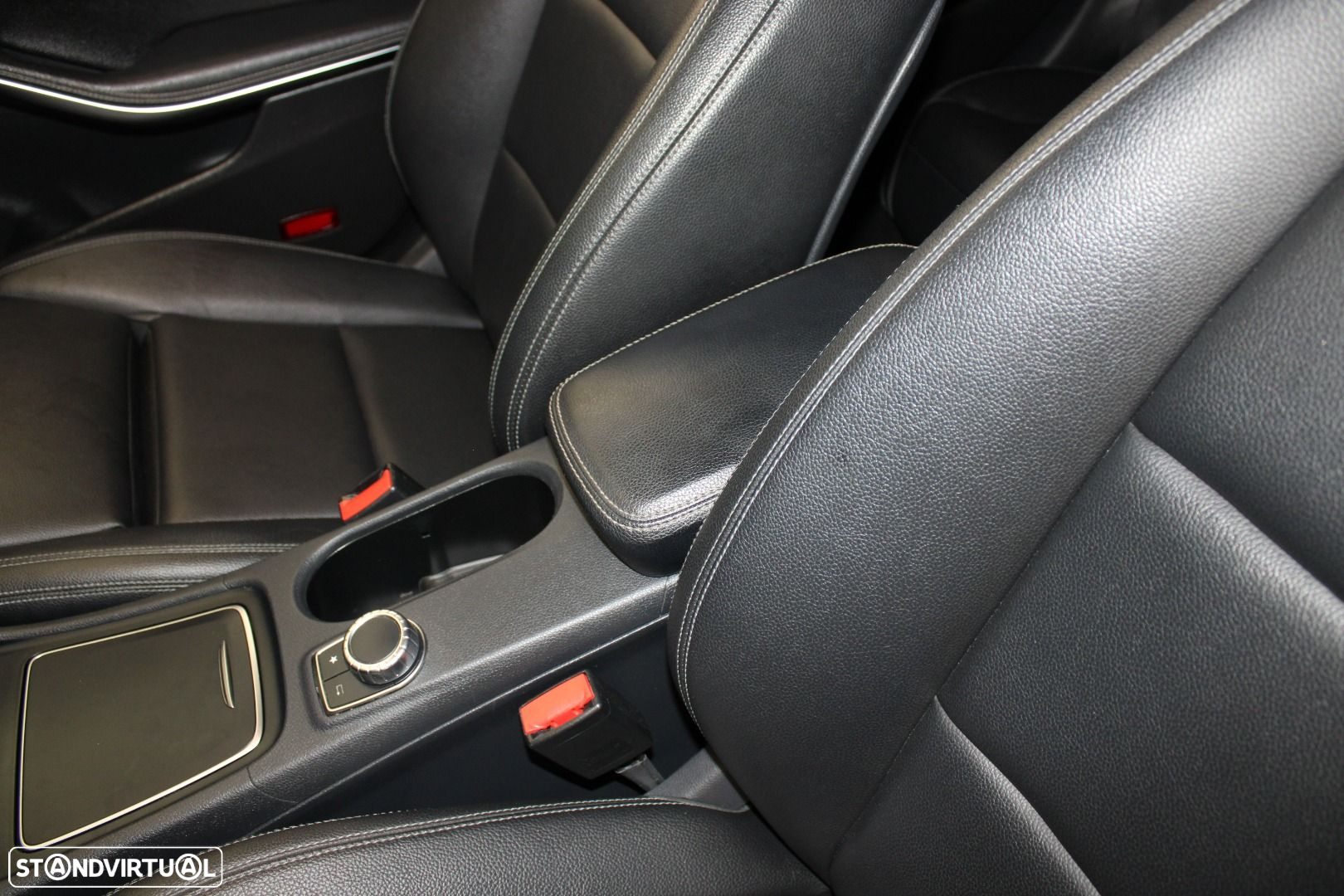 Mercedes-Benz CLA 180 d Shooting Brake AMG Line Aut. - 24