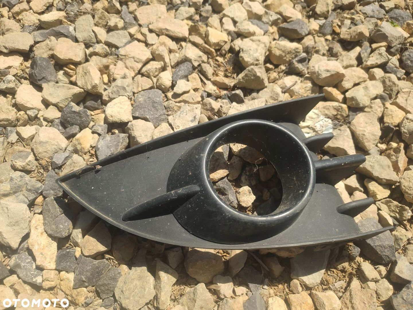 KRATKA ZDERZAKA PRZÓD RENAULT SCENIC II 06- - 2