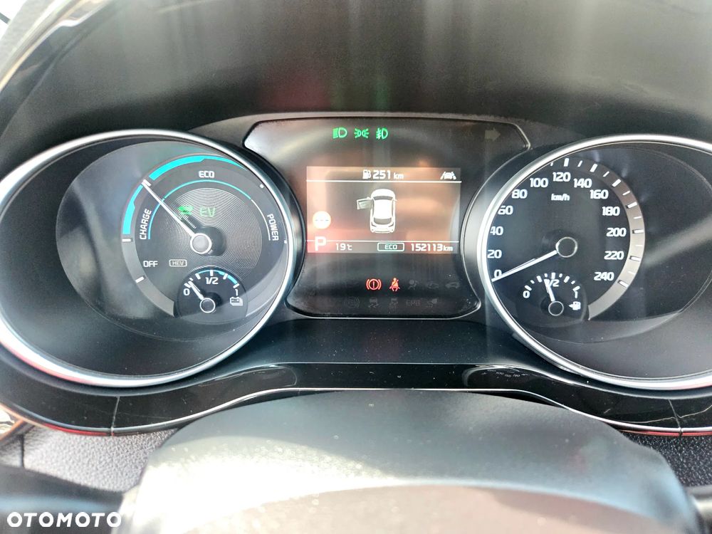 Kia XCeed - 33