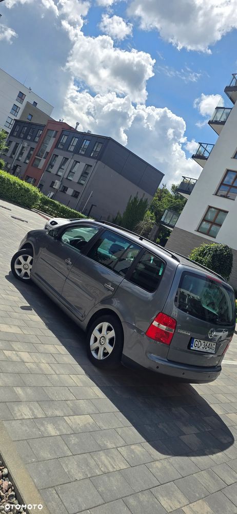Volkswagen Touran 1.9 TDI Highline - 2