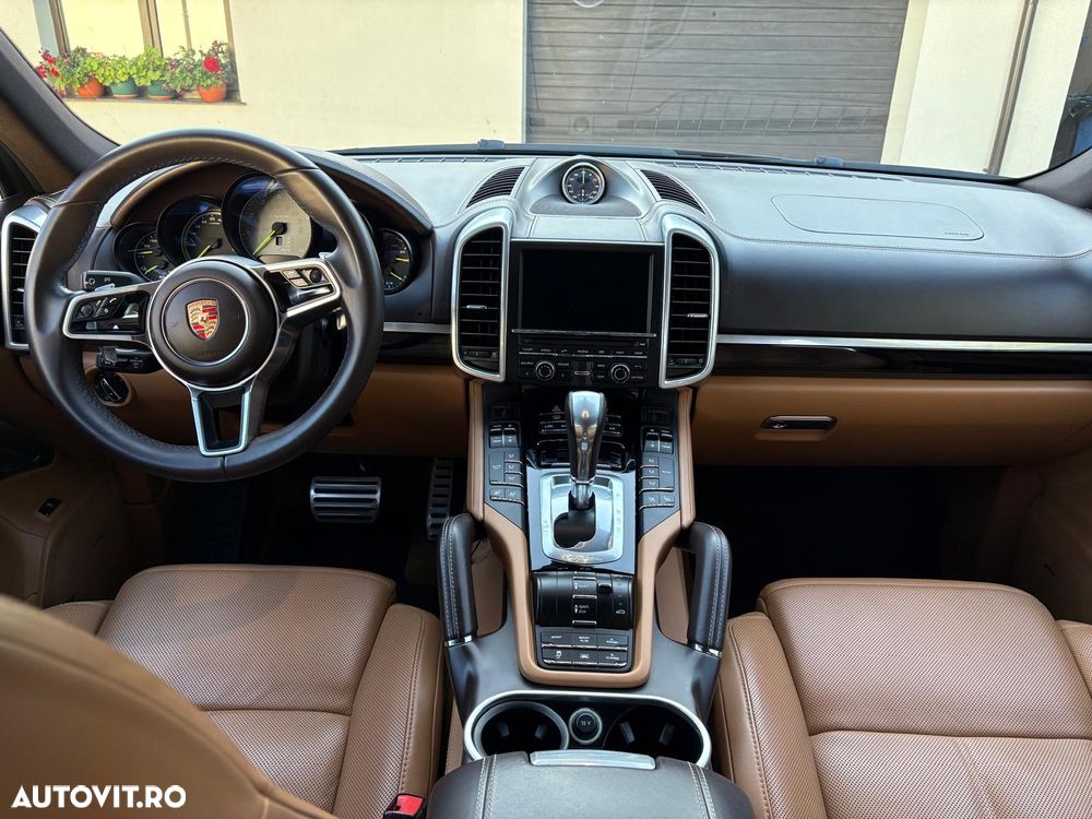 Porsche Cayenne S Hybrid Tiptronic S - 3