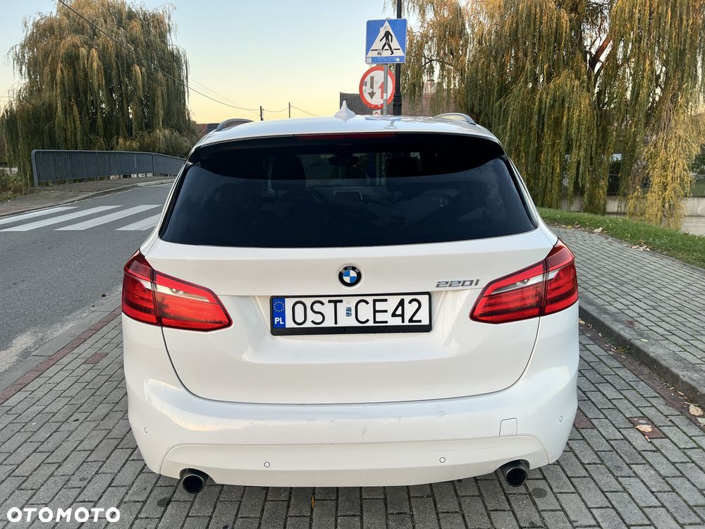 BMW Seria 2 220i Advantage - 10
