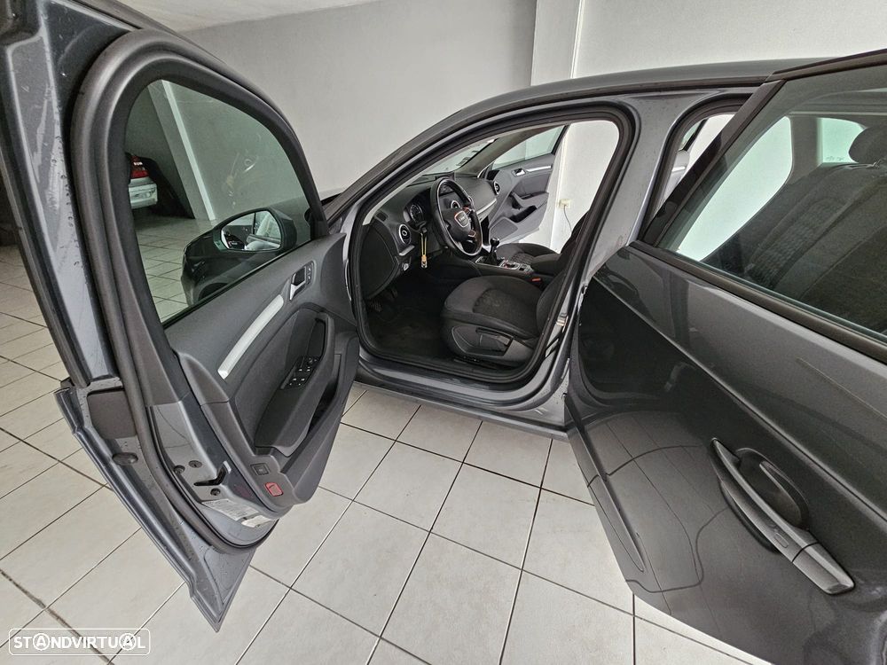 Audi A3 Sportback 1.6 TDI Attraction - 12
