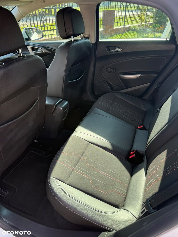 Opel Astra 1.4 150 Jahre - 7