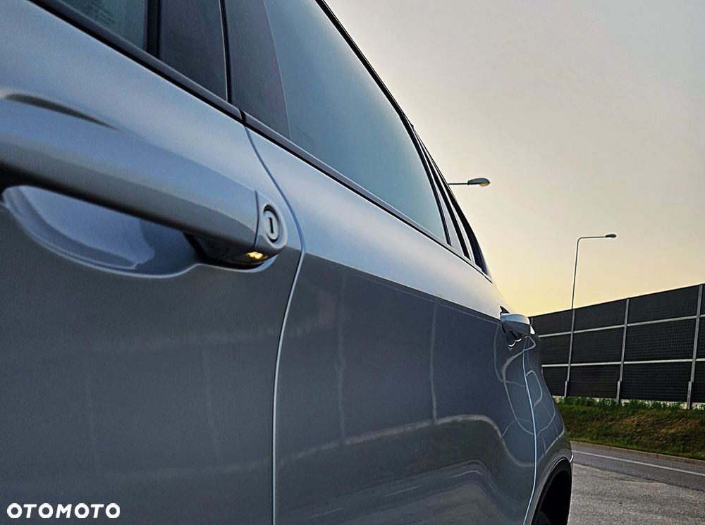 BMW X6 xDrive50i - 11