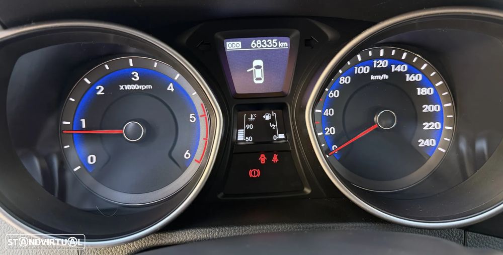 Hyundai i30 SW 1.6 CRDi Comfort+Navi - 17