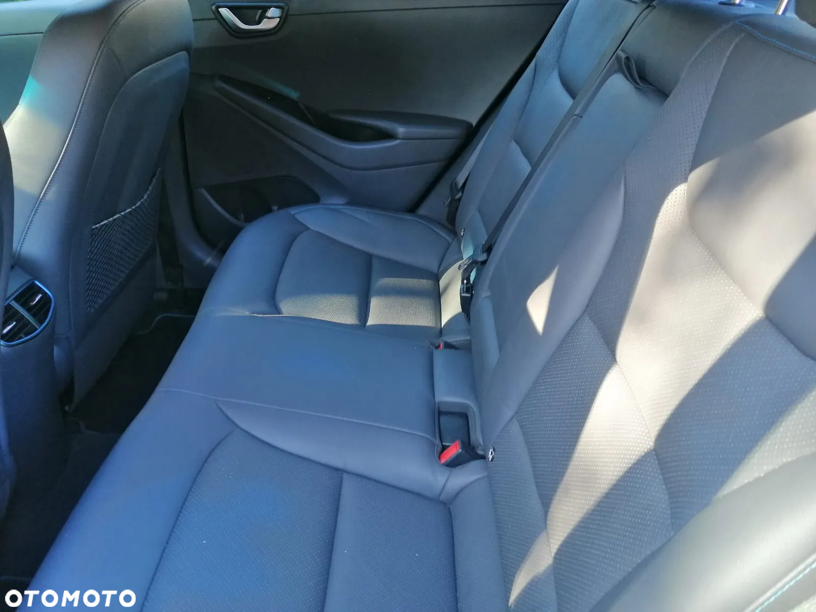 Hyundai IONIQ hybrid Platinum - 35