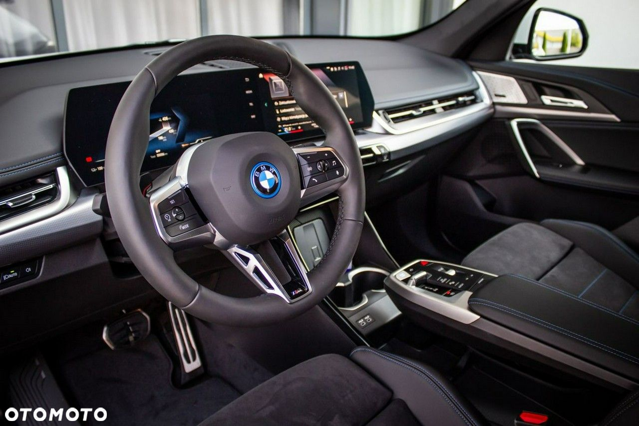 BMW iX1 - 17