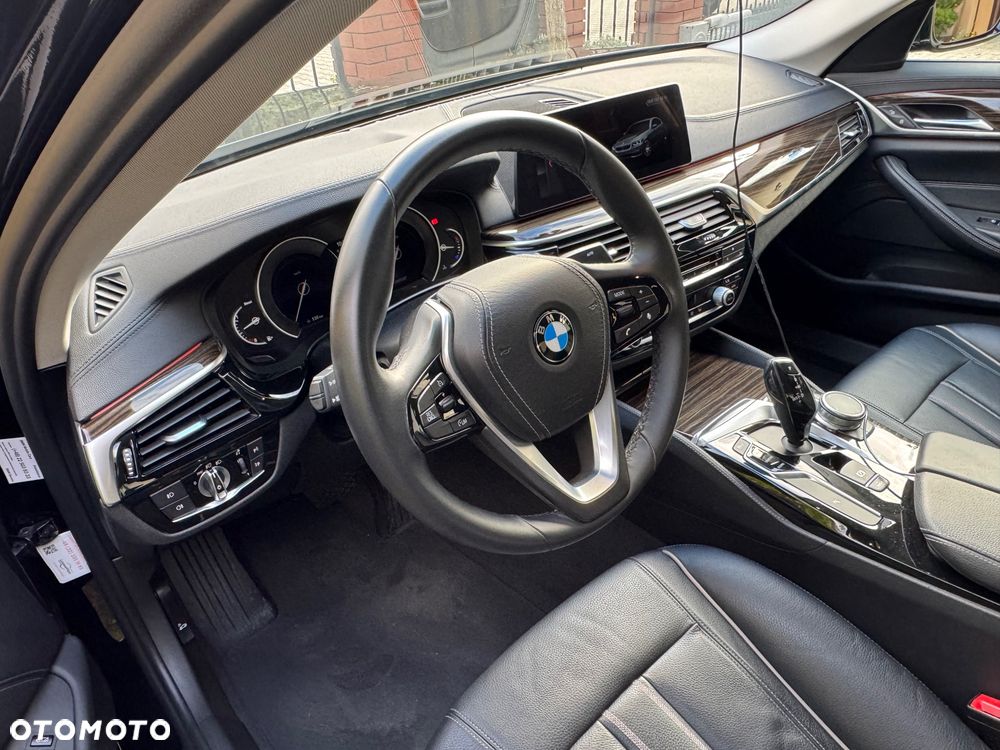 BMW Seria 5 520d Luxury Line - 8