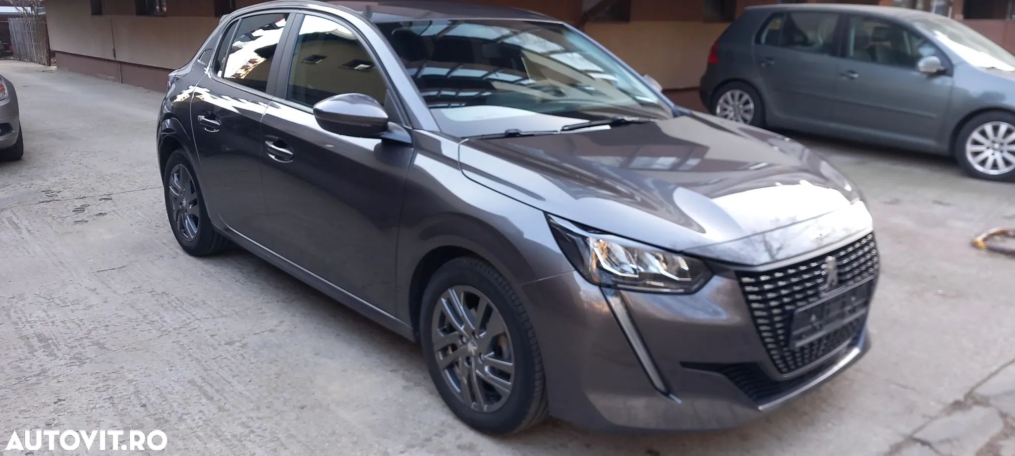 Peugeot 208 - 1