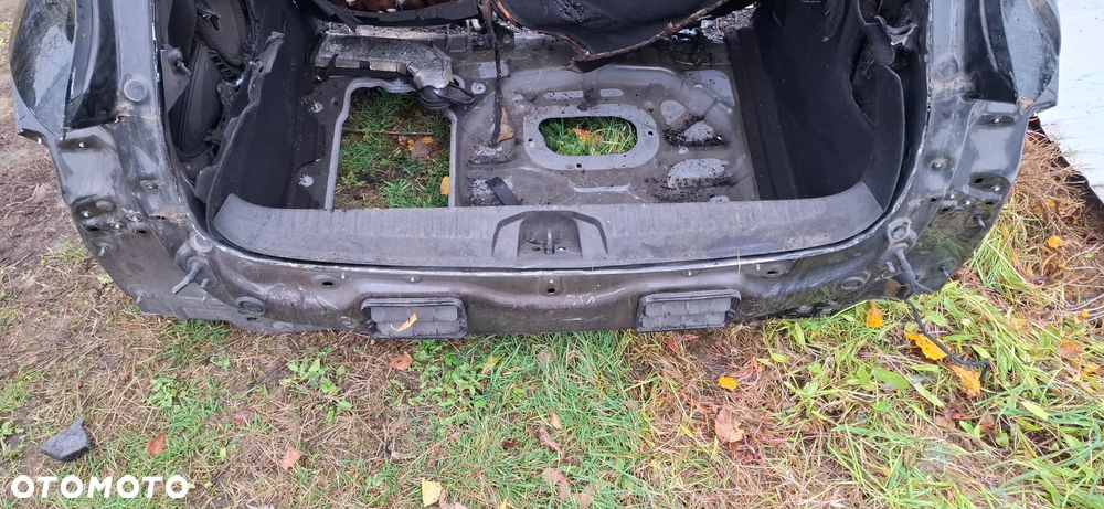 BŁOTNIK ĆWIARTKA LEWA PRAWA PAS Z WANNĄ RENAULT CLIO V HYBRID - 2