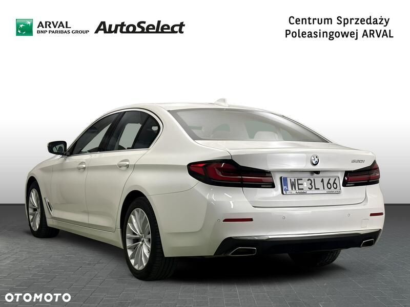 BMW Seria 5 2021 photo 3