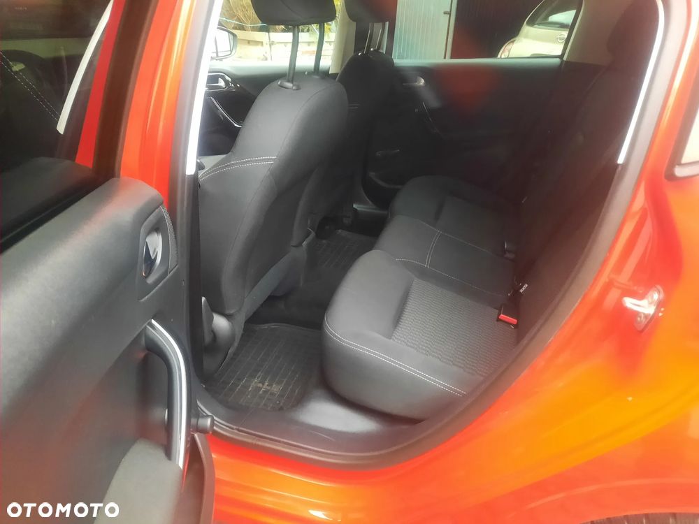 Peugeot 208 - 11