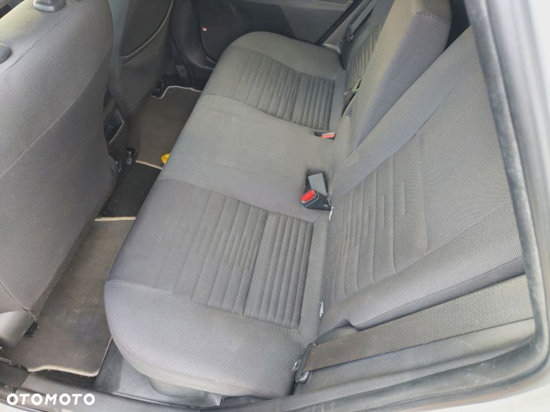 Toyota Auris Hybrid 135 Prestige - 12