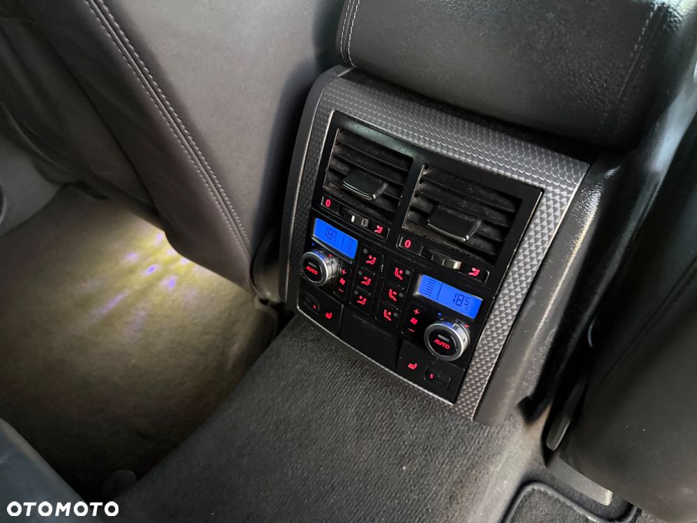 Volkswagen Touareg 3.0 V6 TDI DPF Automatik Individual - 23