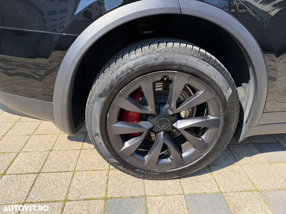 Tesla Model X - 24